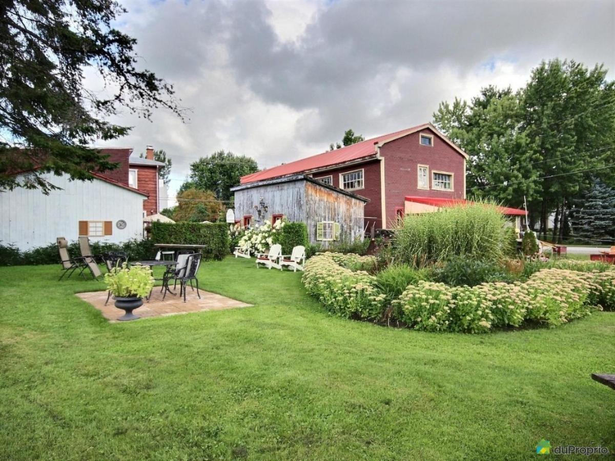 Gite Du Village - Deschambault Exteriör bild